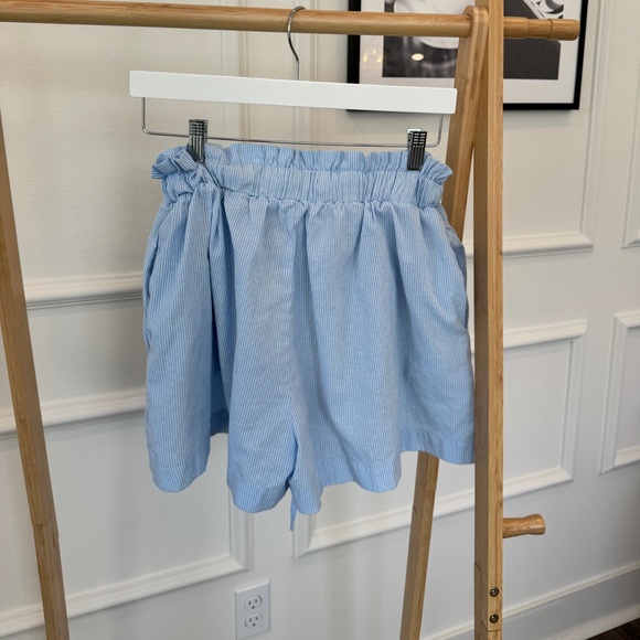 Petal & Pup Shorts - Picture 2 of 4